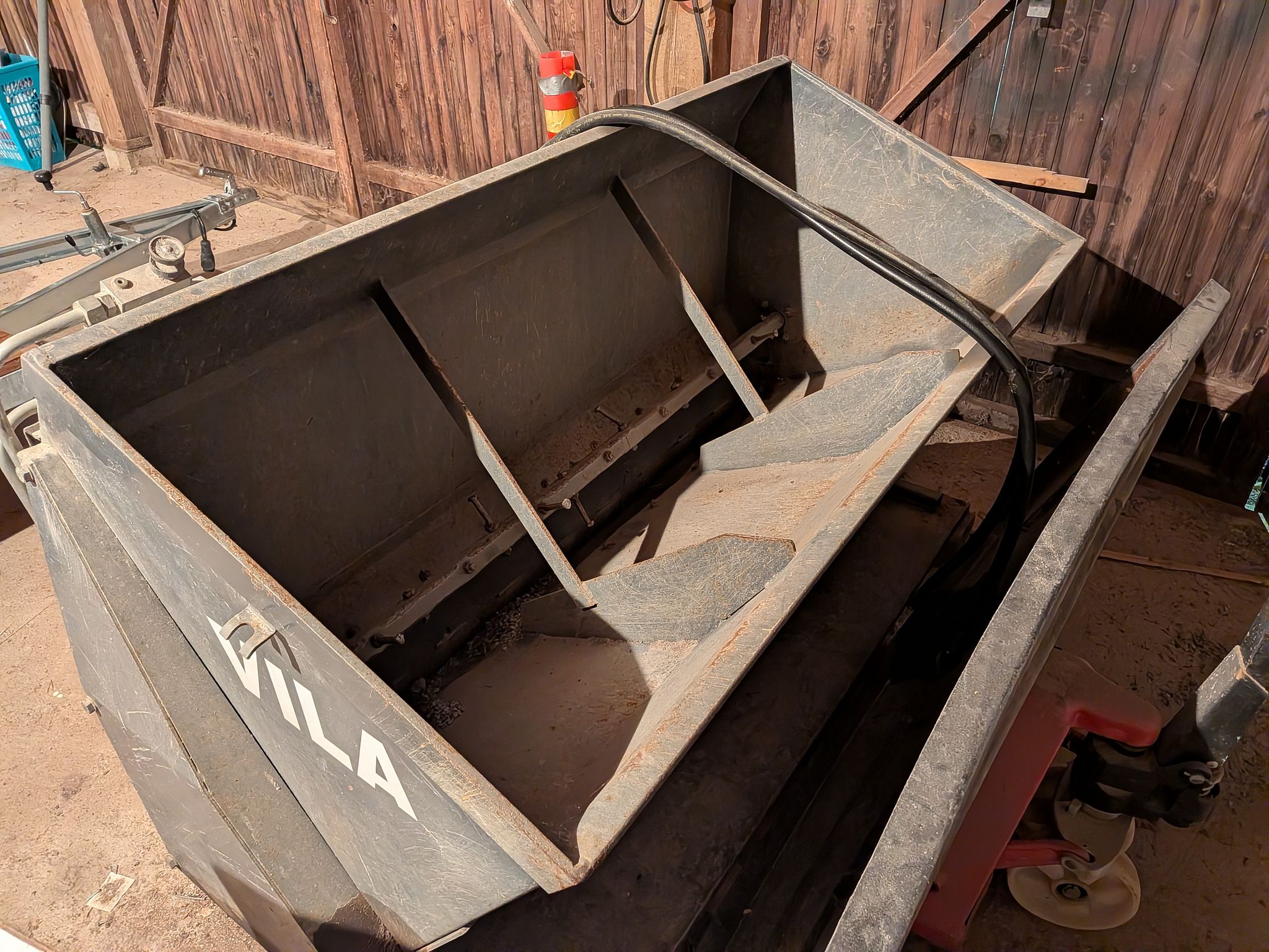 Image 1/4
