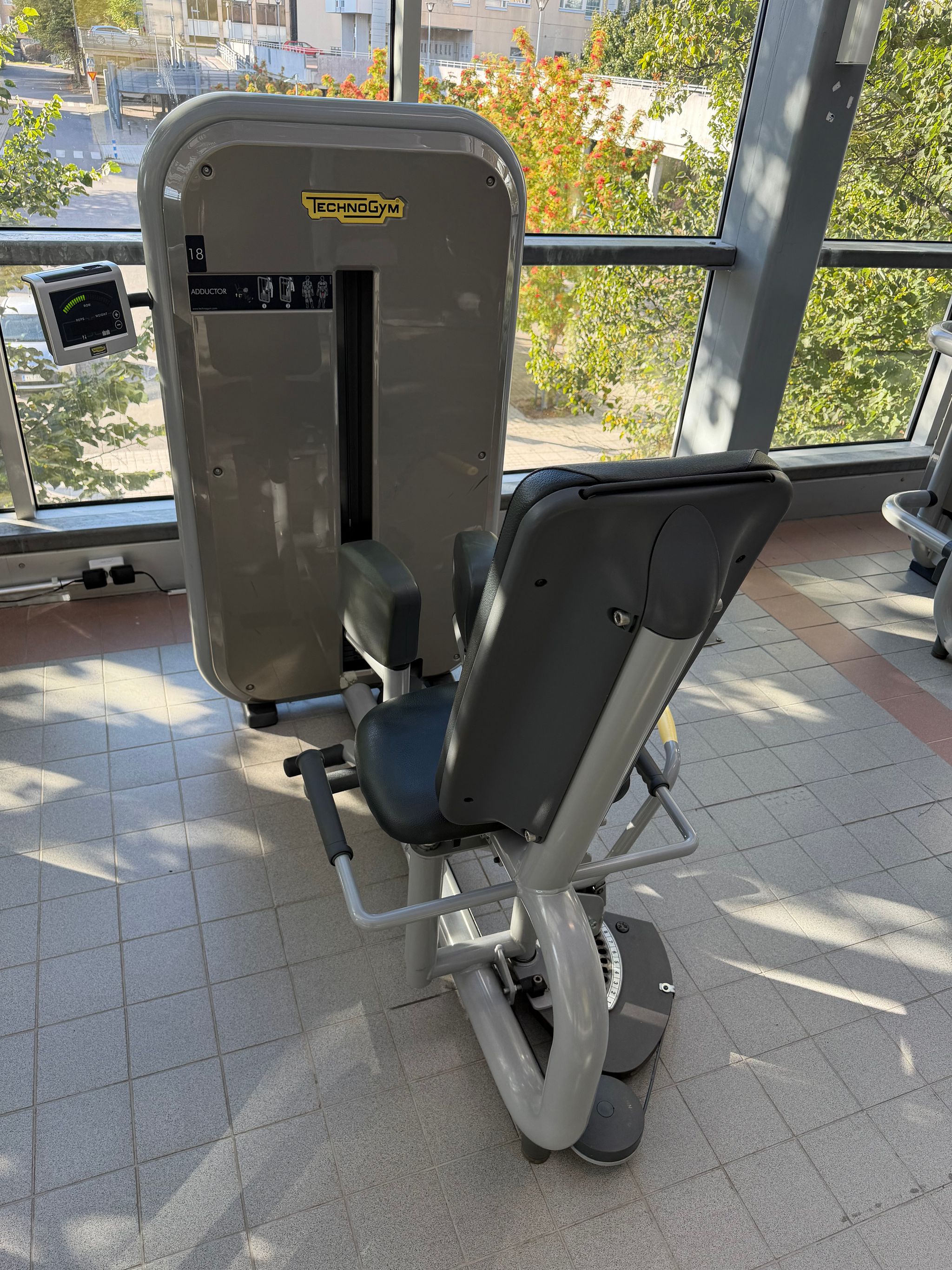 Image 1/10