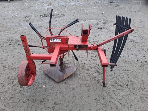 Image 1/8
