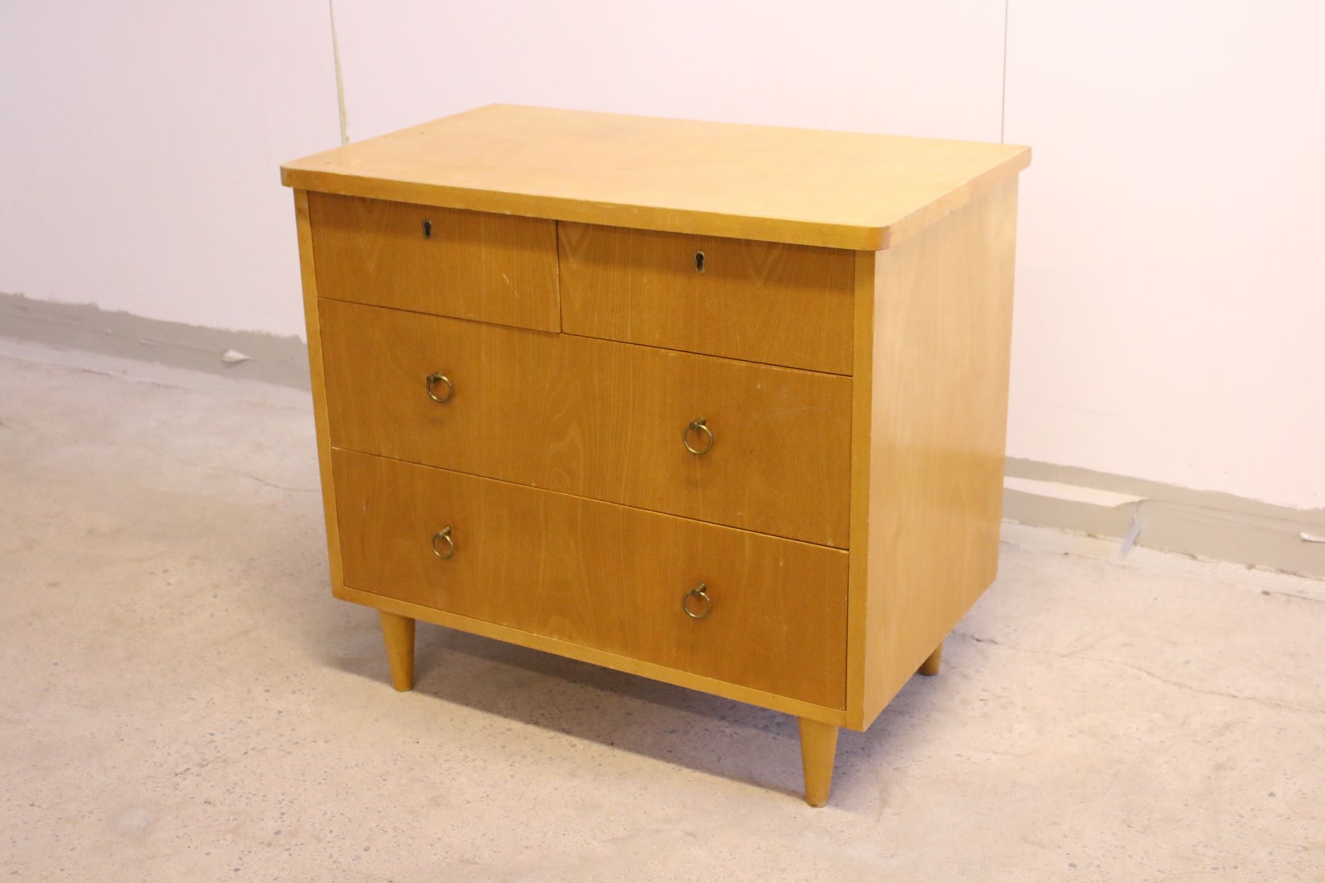 Image 1/9