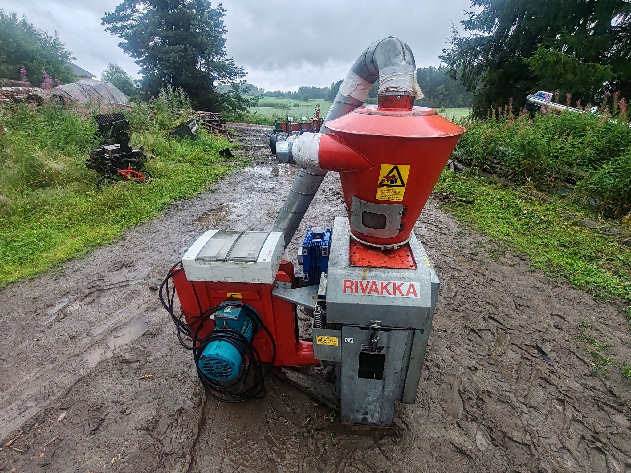 Image 2/5