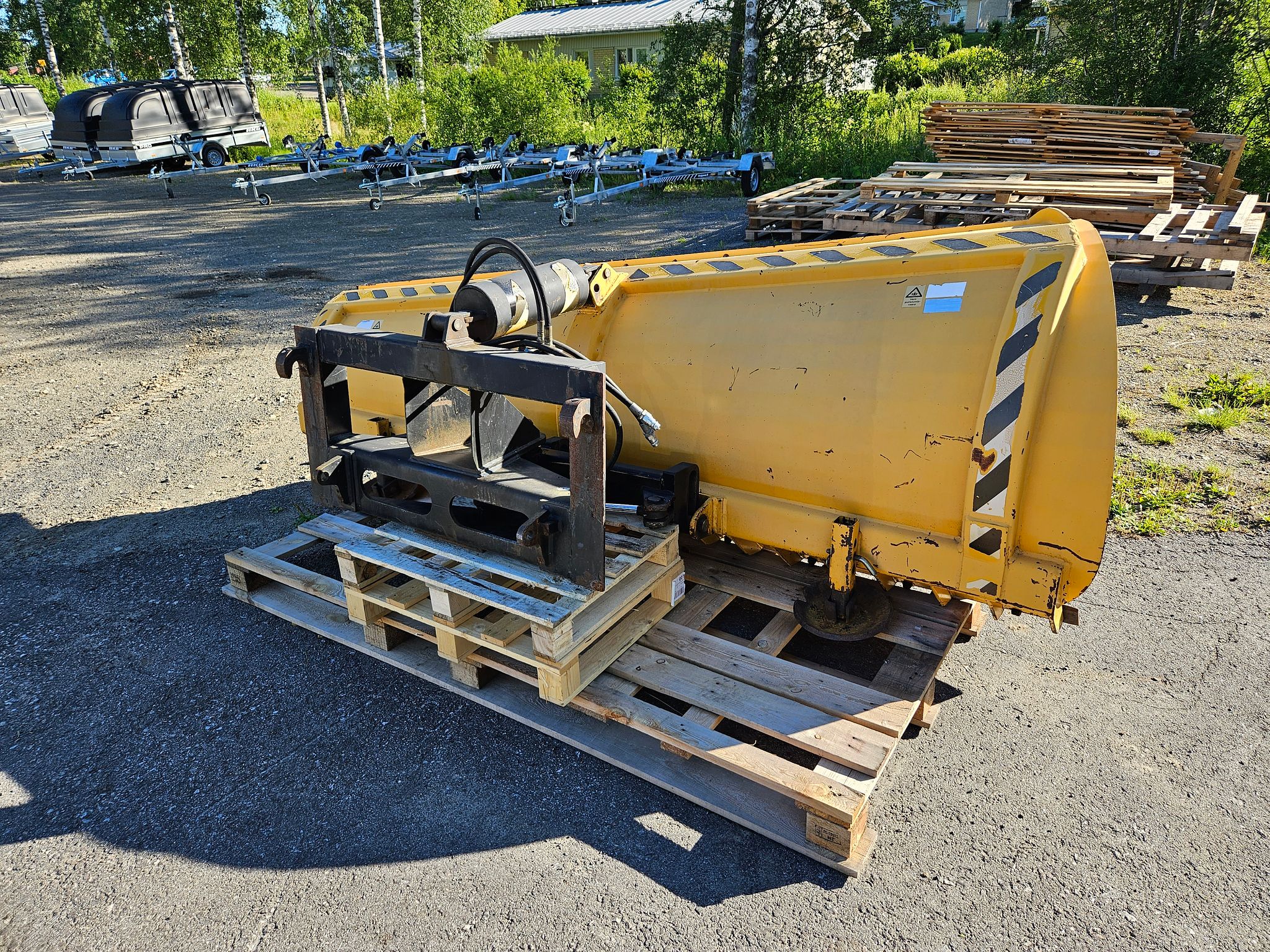 Image 1/8