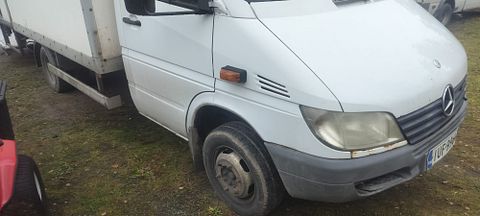 Image 2/8