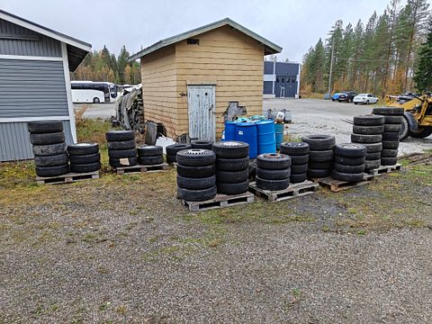 Image 1/24