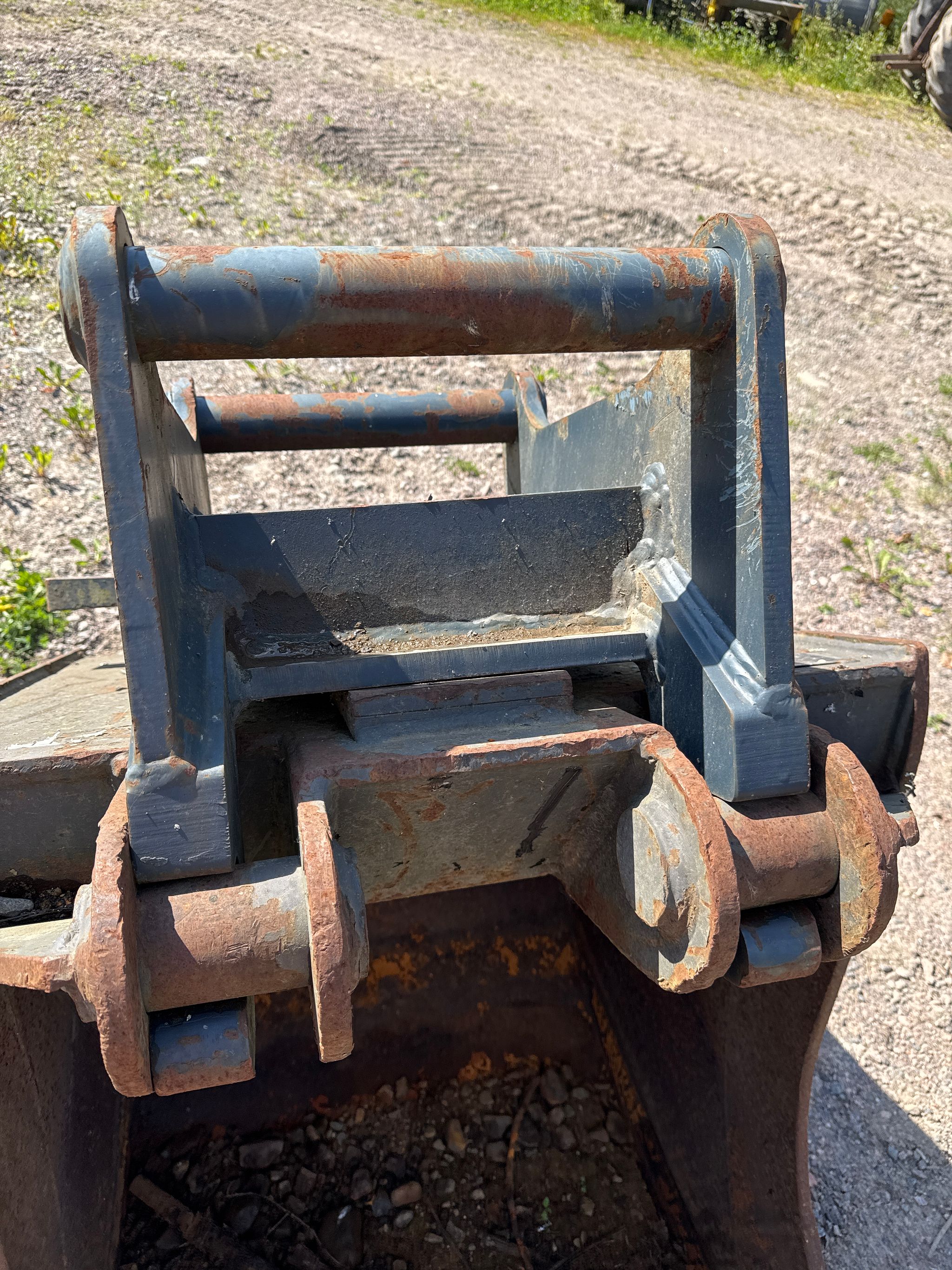 Image 3/4