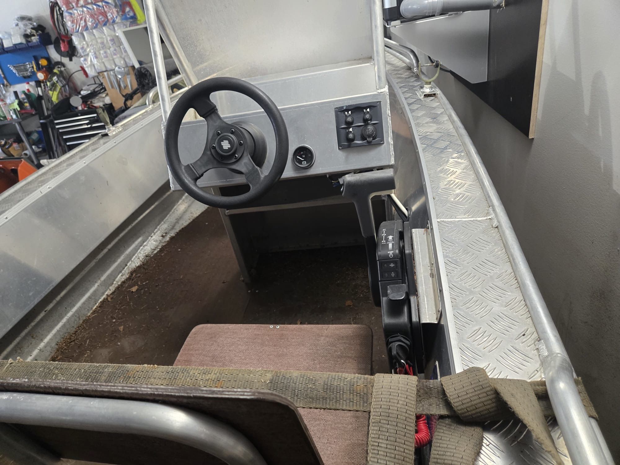 Image 5/9