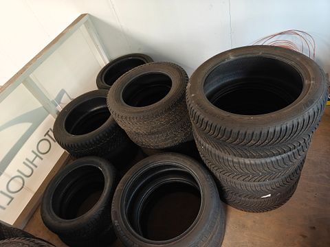 Image 1/3