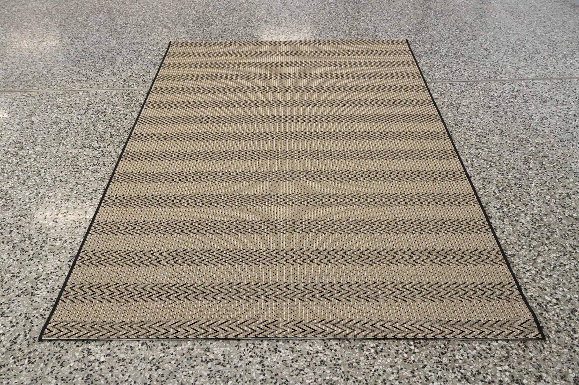 Image 2/6