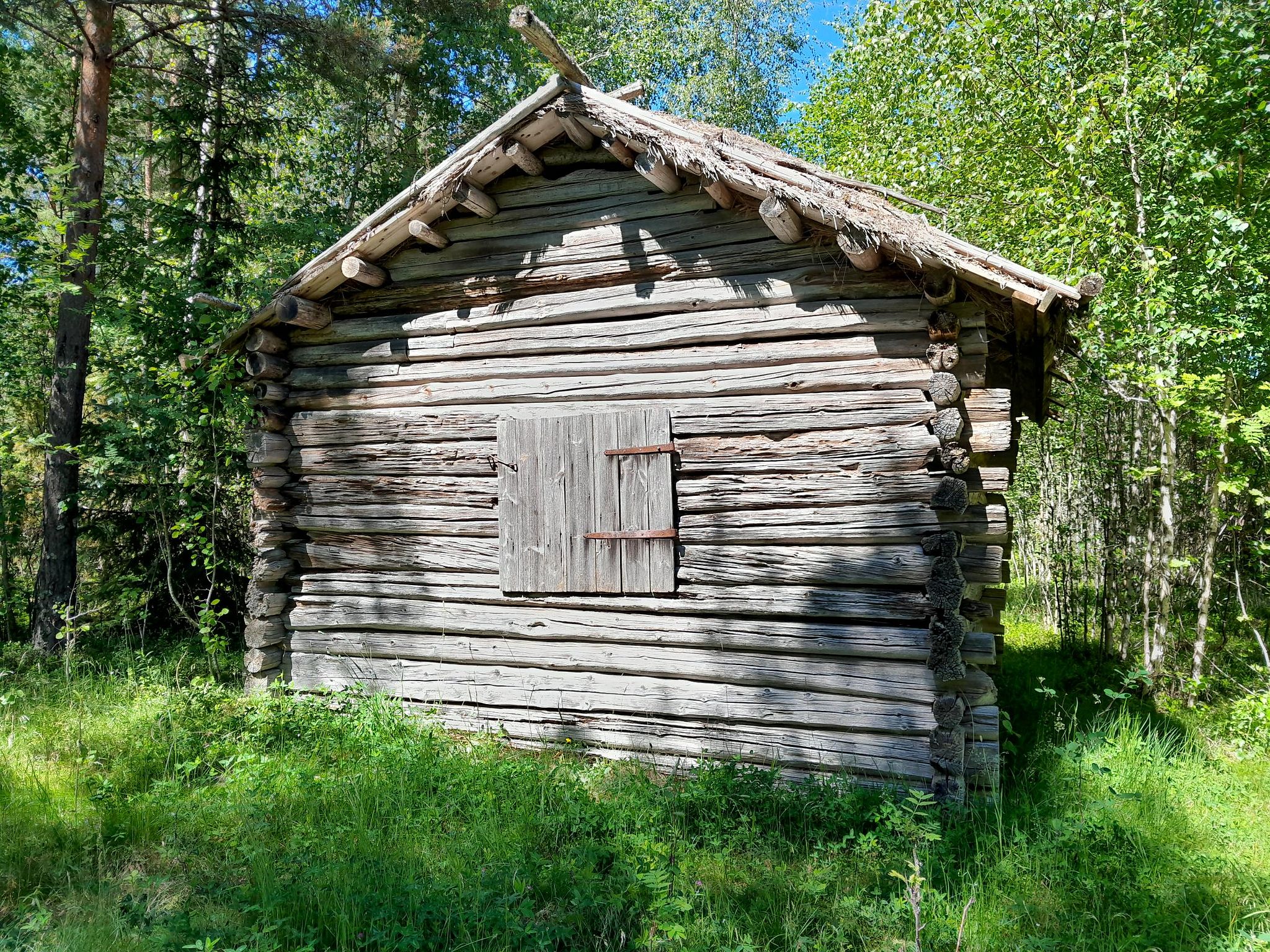 Image 3/8