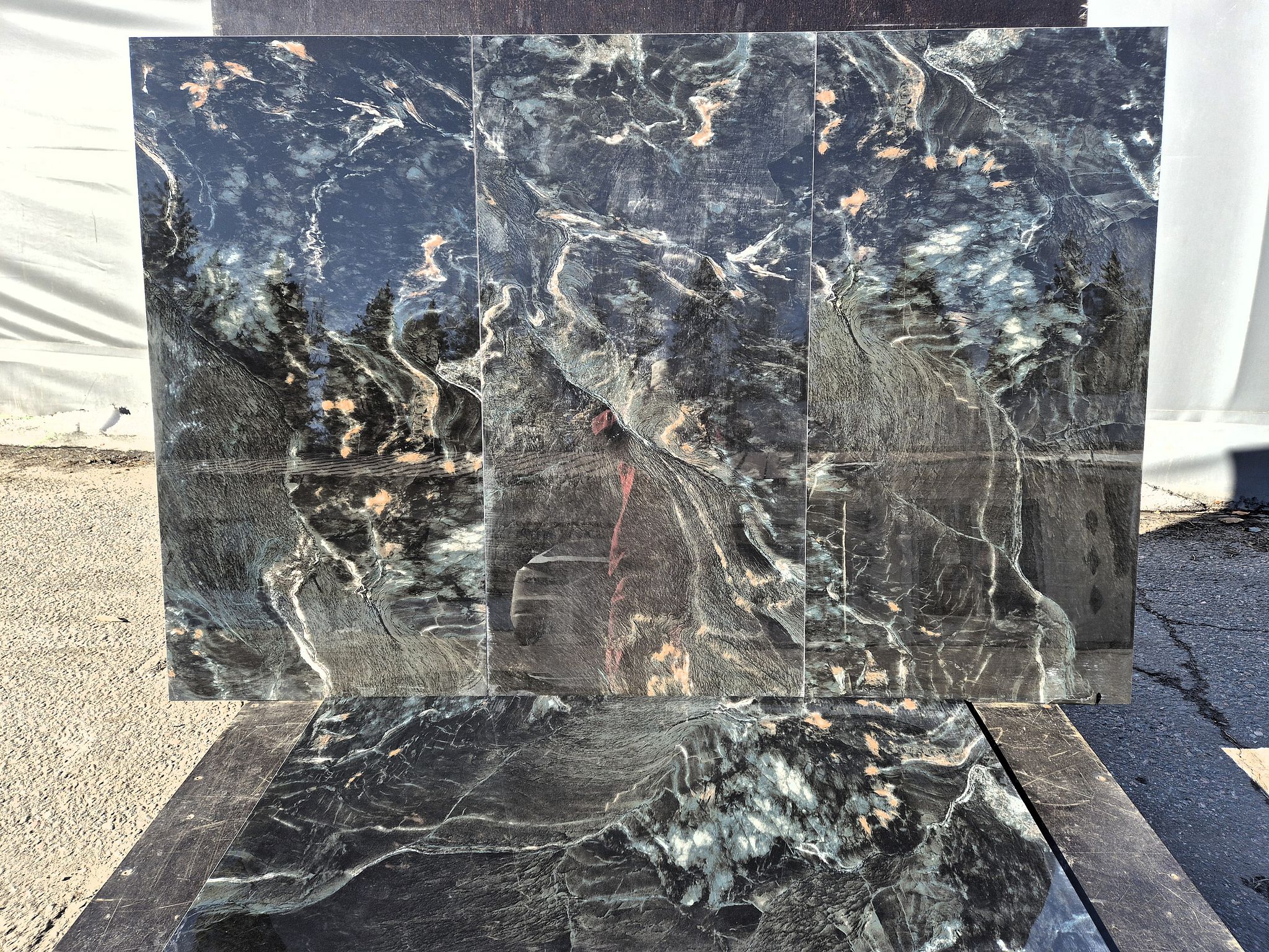 Image 2/33
