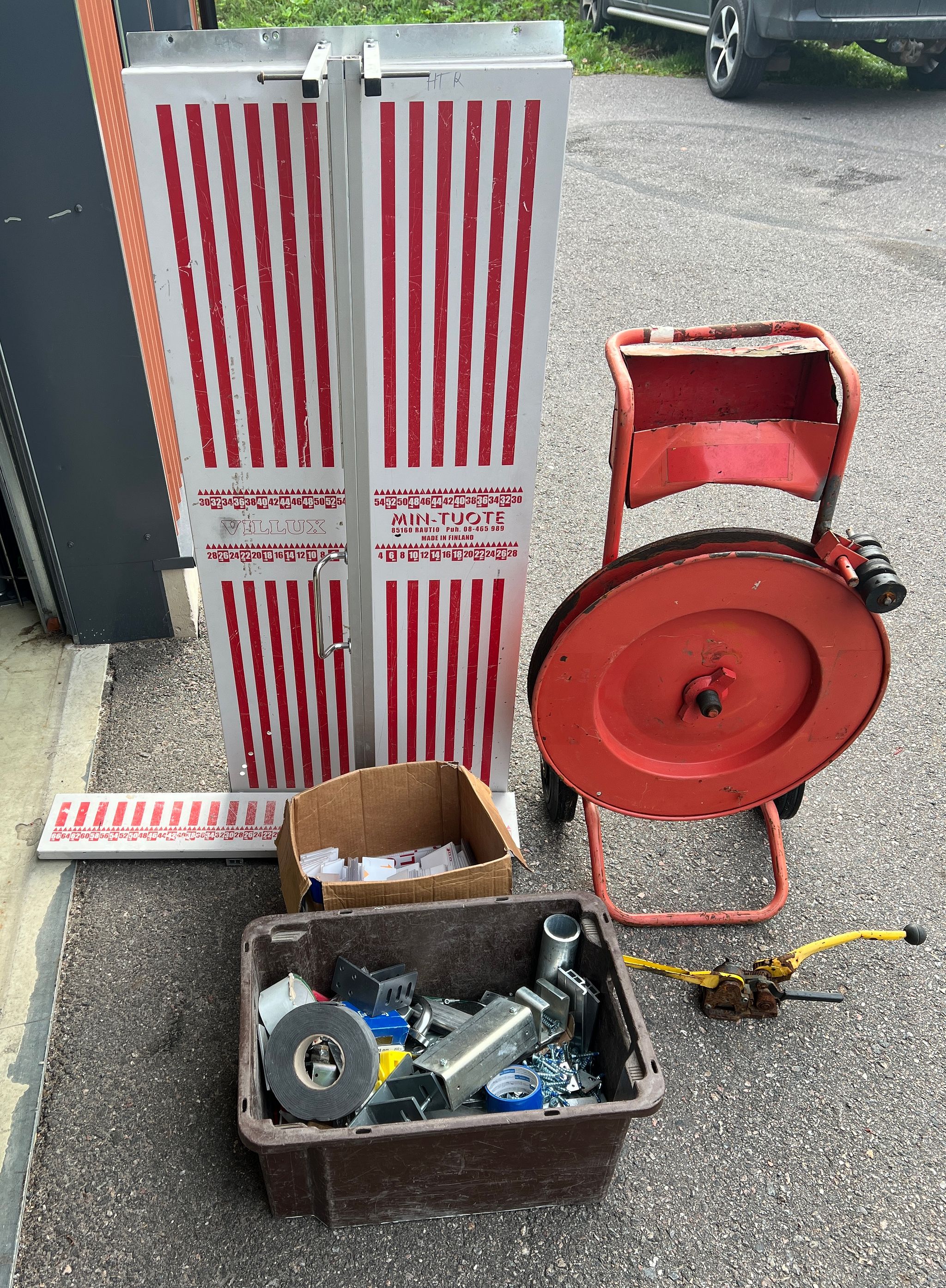 Image 1/9
