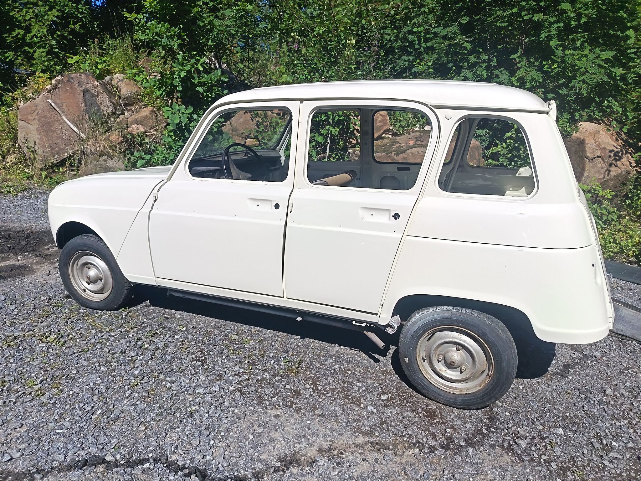 Image 3/37