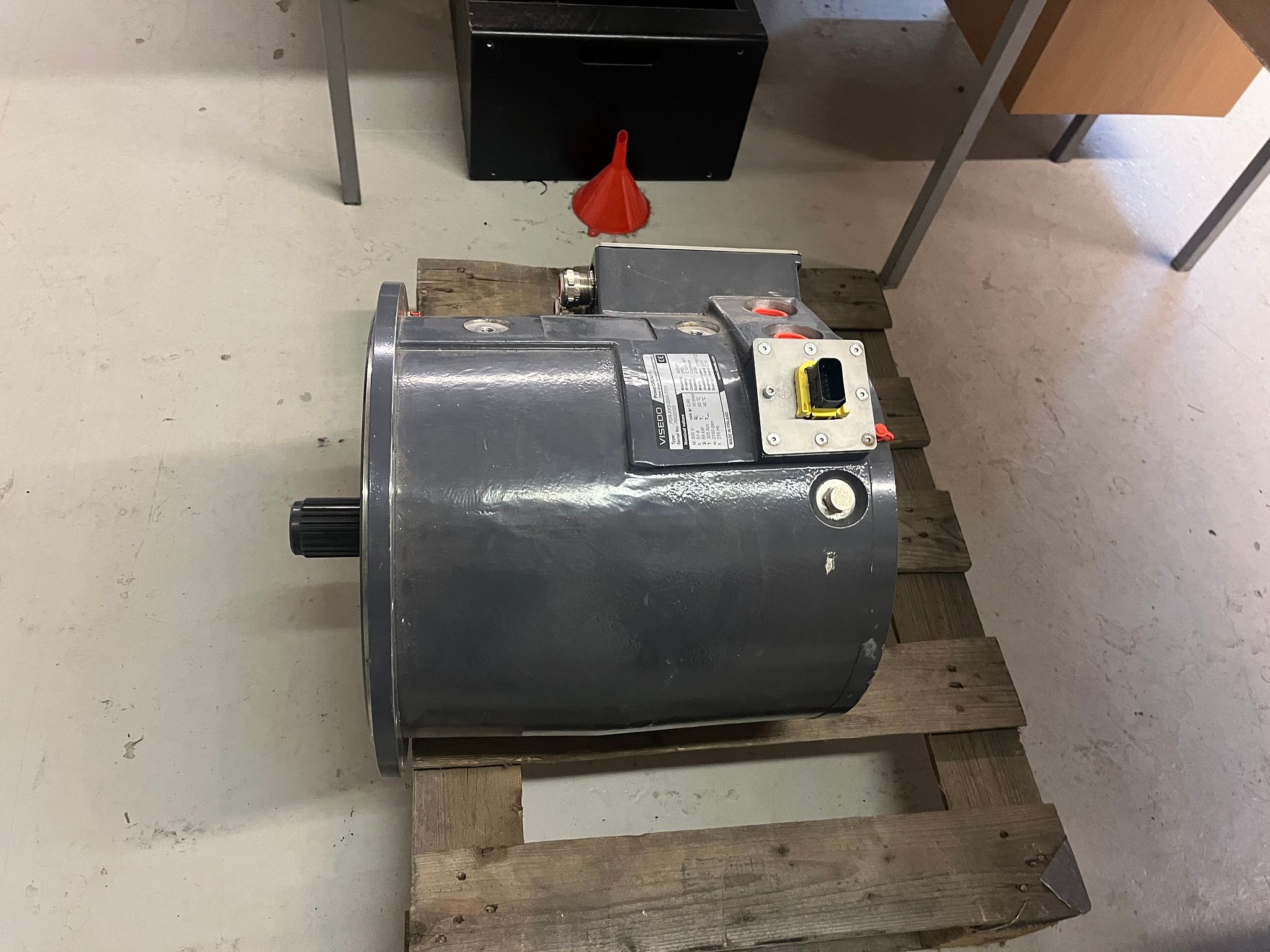 Image 2/5