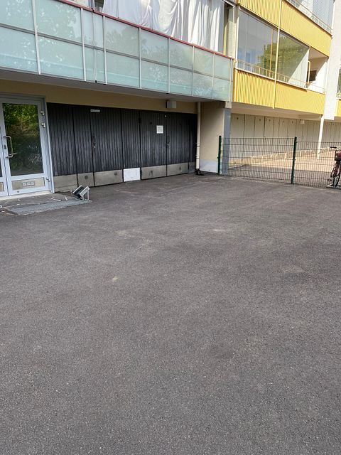 Image 4/5