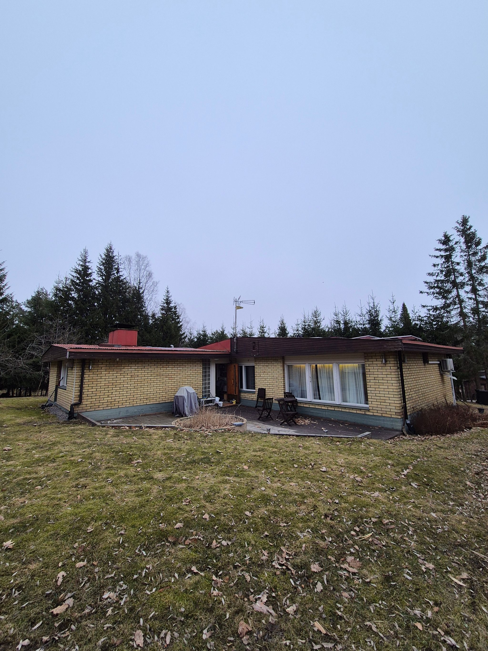 Image 1/49