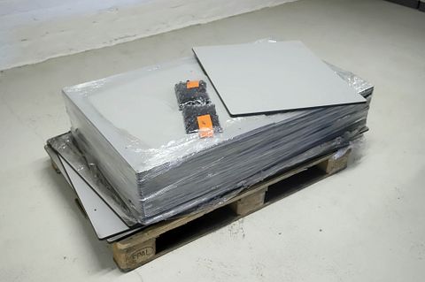 Image 1/8