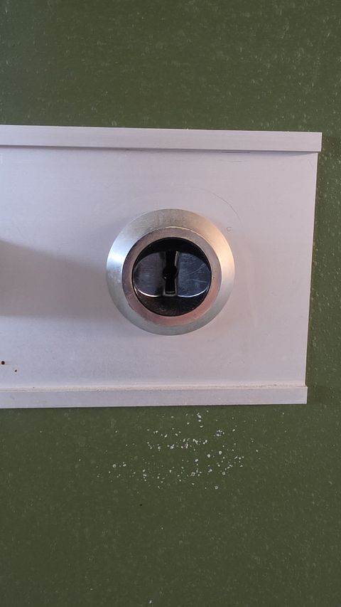 Image 6/6