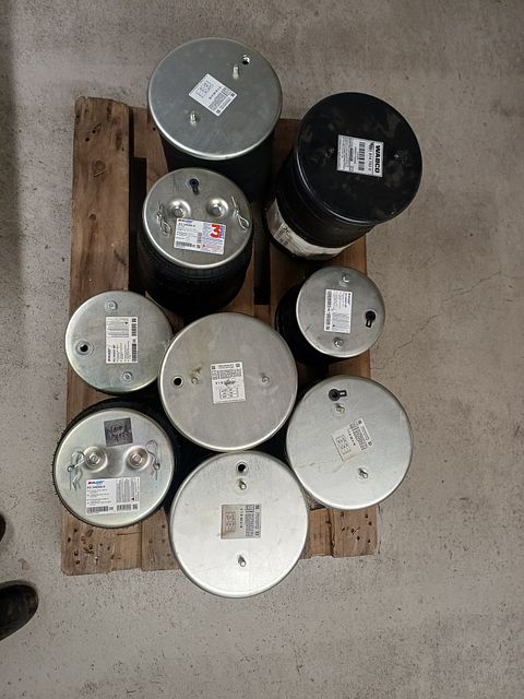 Image 3/5
