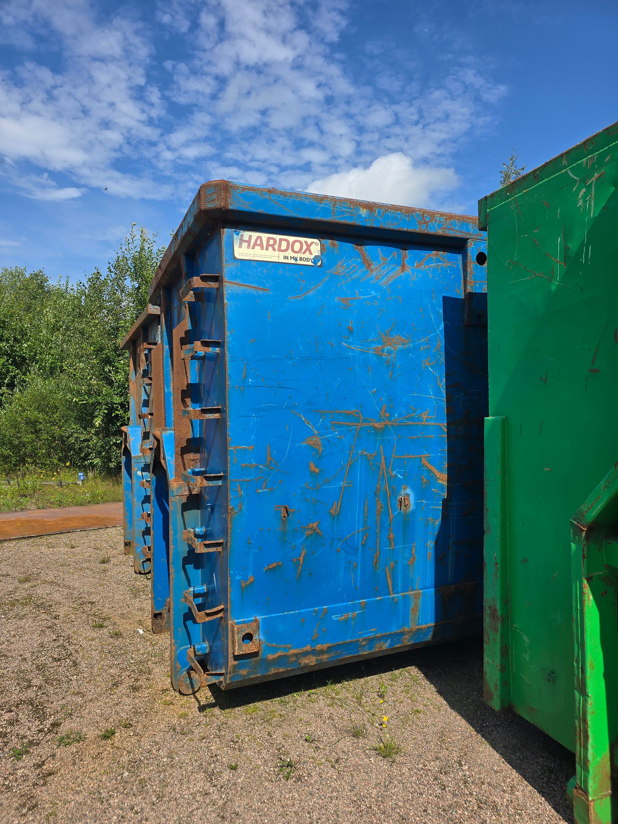 Image 8/10