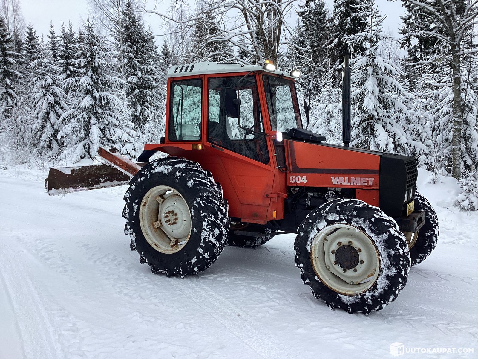 Valmet 604 4x4 Pikku Nelikko Kipan Per levyll Kankaanp valmet-604-4x4-pikku-nelikko-kipan-per-levyll-kankaanp