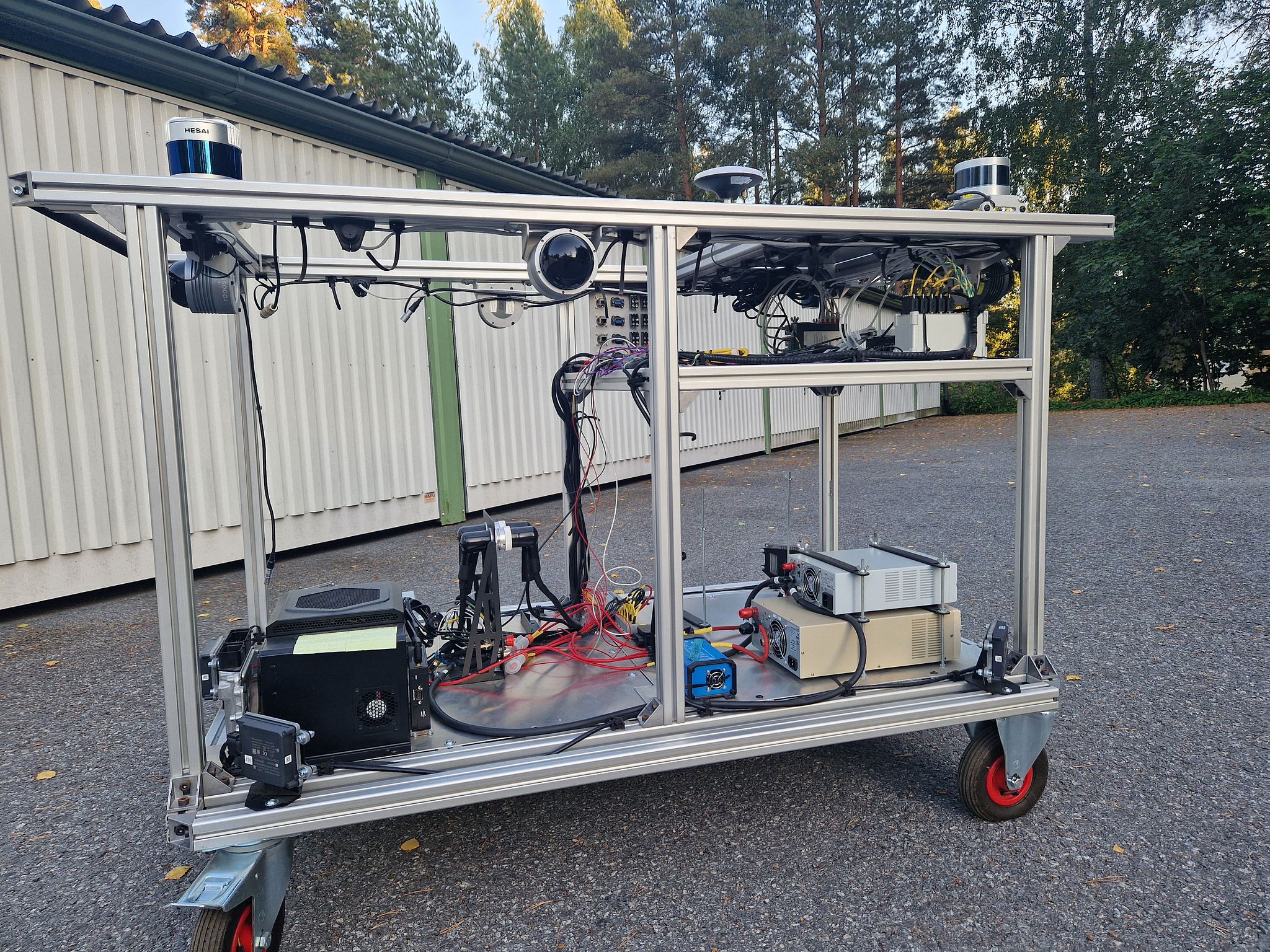 Sensible 4 Advanced Testing cart 6x LiDARs, 5x Radars, 4x Axis Cameras ...