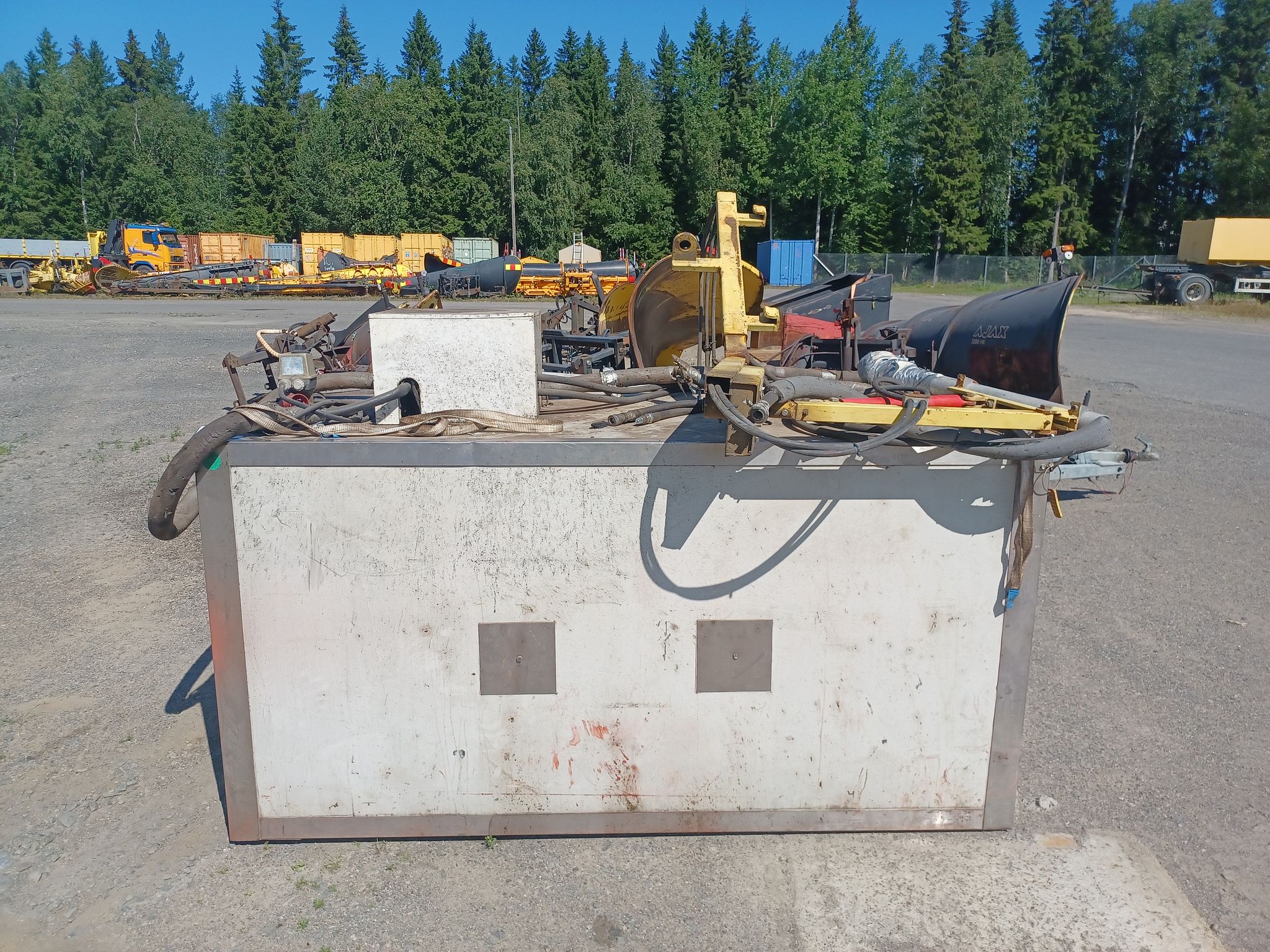 Image 8/9
