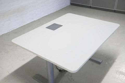 Image 4/8