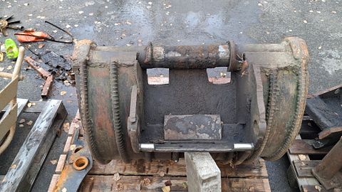 Image 7/8