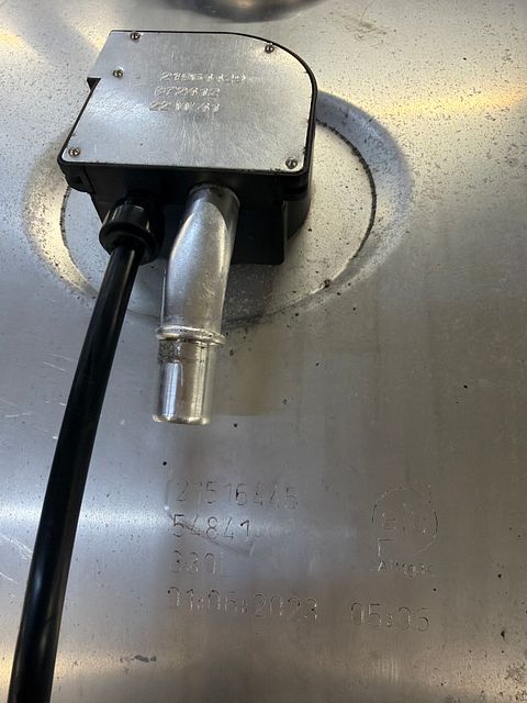 Image 6/6