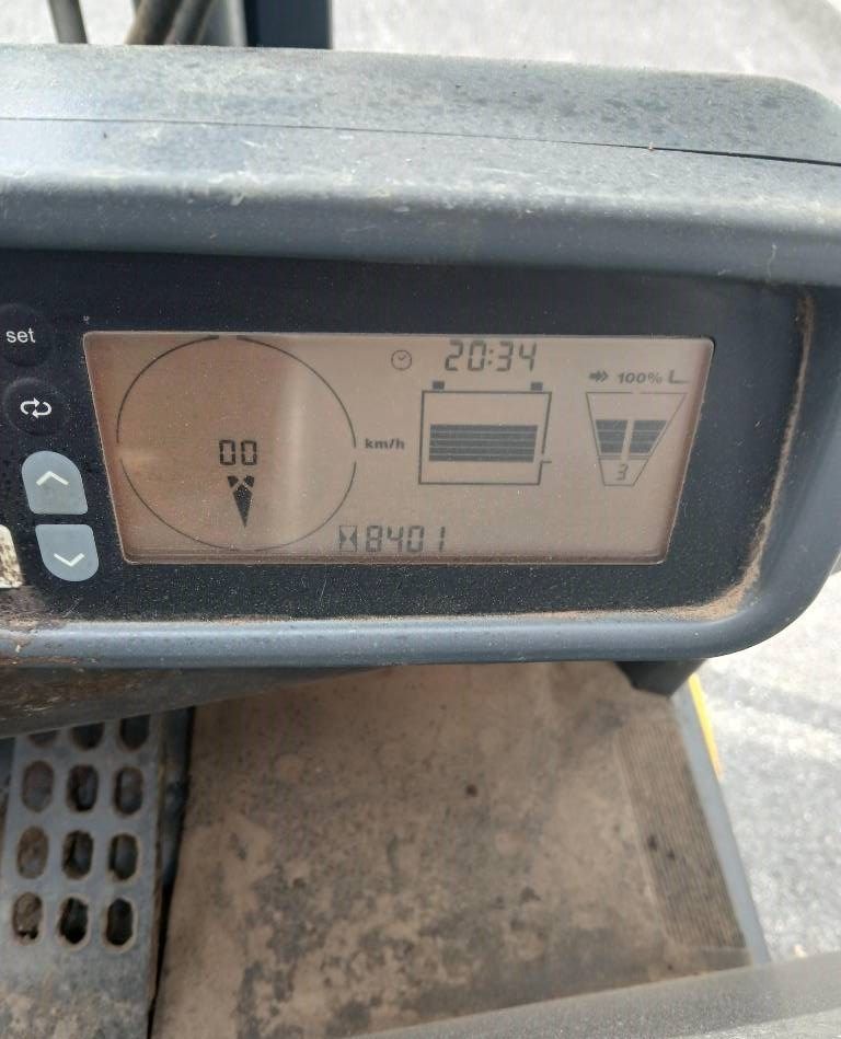 Image 8/11