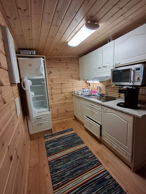 Image 8/56