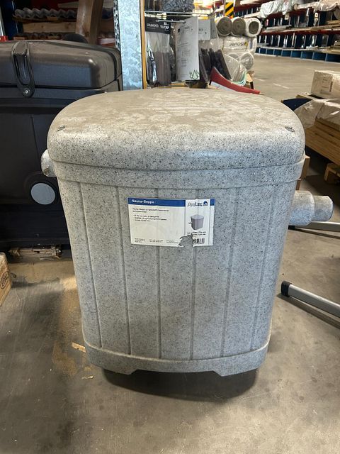 Image 1/2