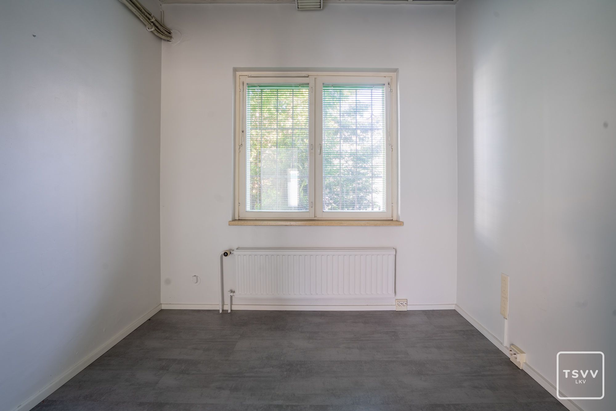 Image 15/22