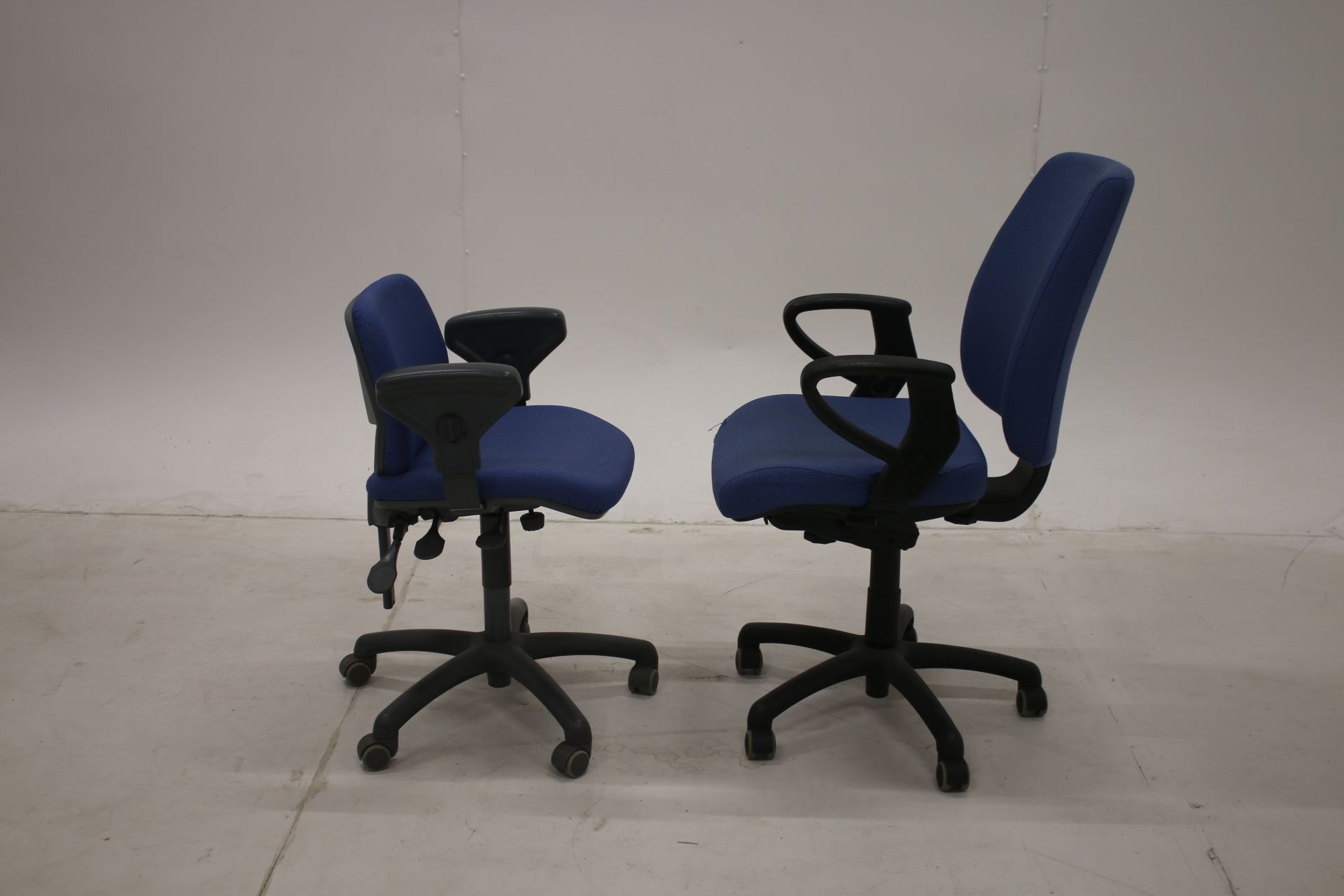 Image 6/10