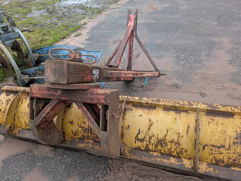 Image 2/4