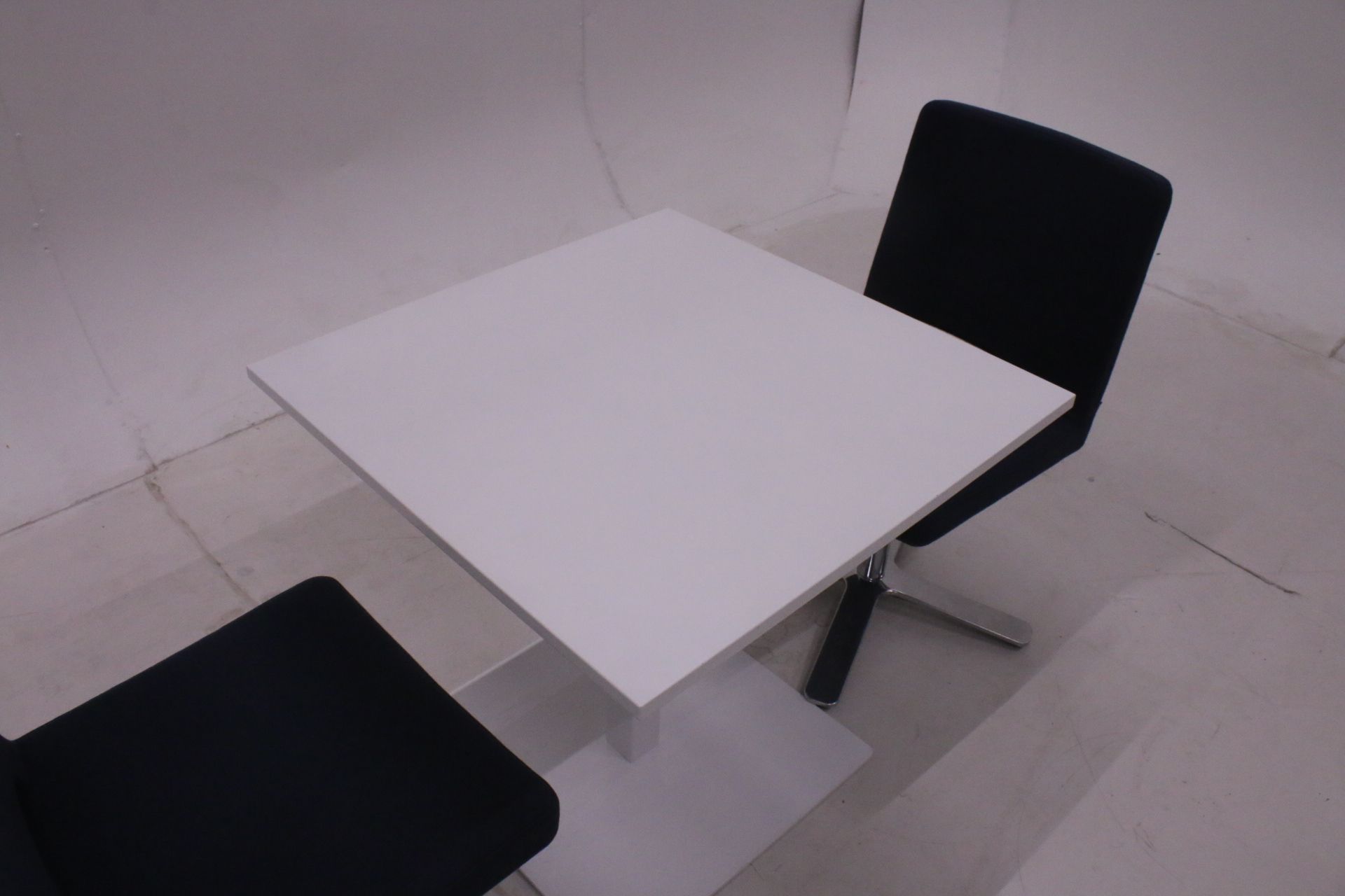 Image 4/7