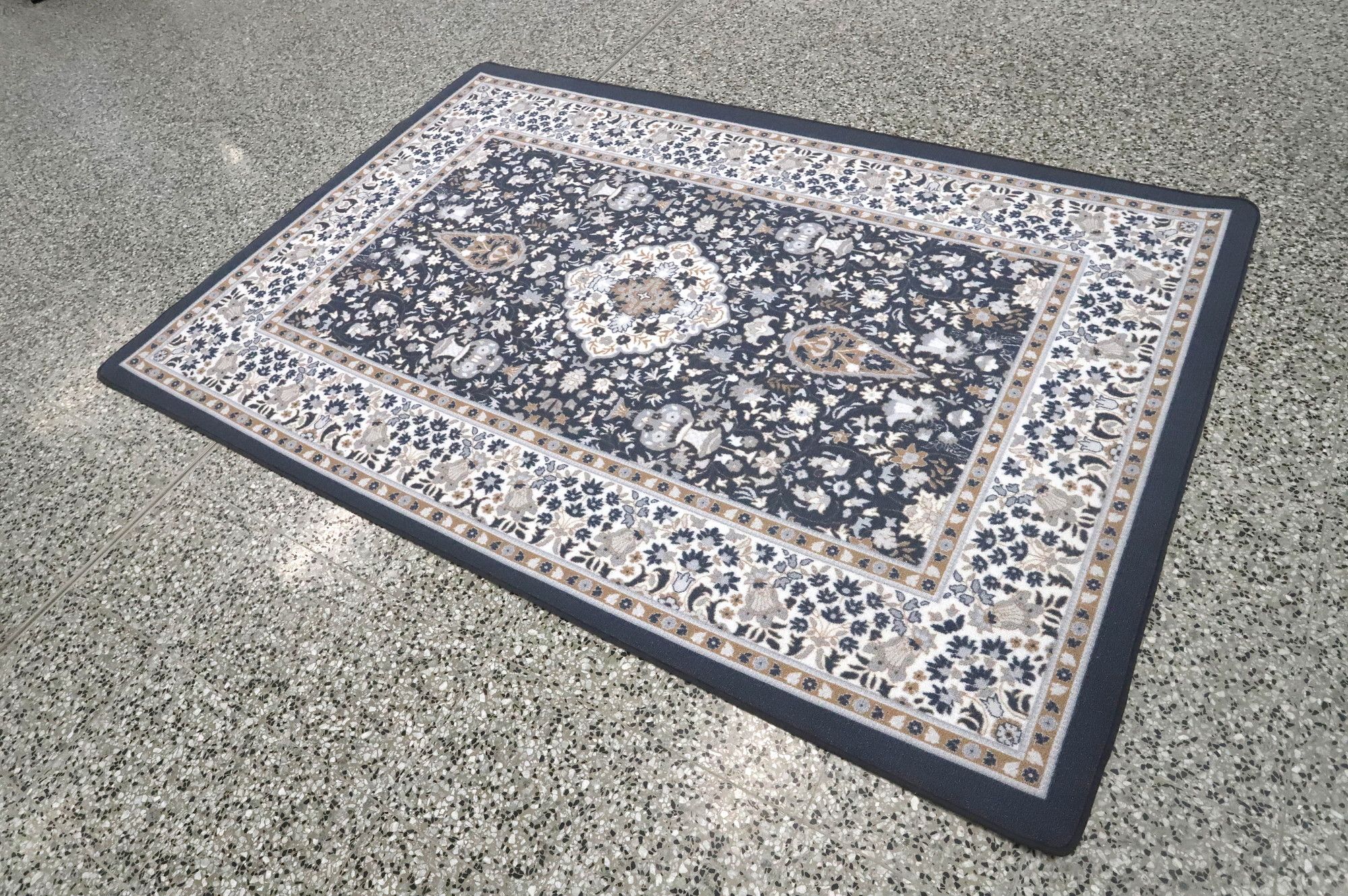 Image 2/7