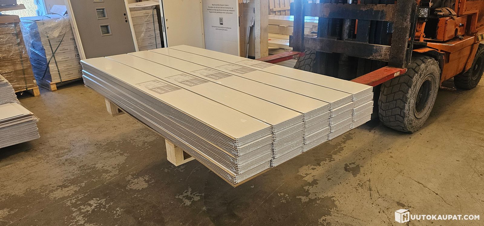 50.5 m2 MDF kattopaneeli, MEL puolikiiltävä Valkoinen E0 8x195x2070 STP-0
