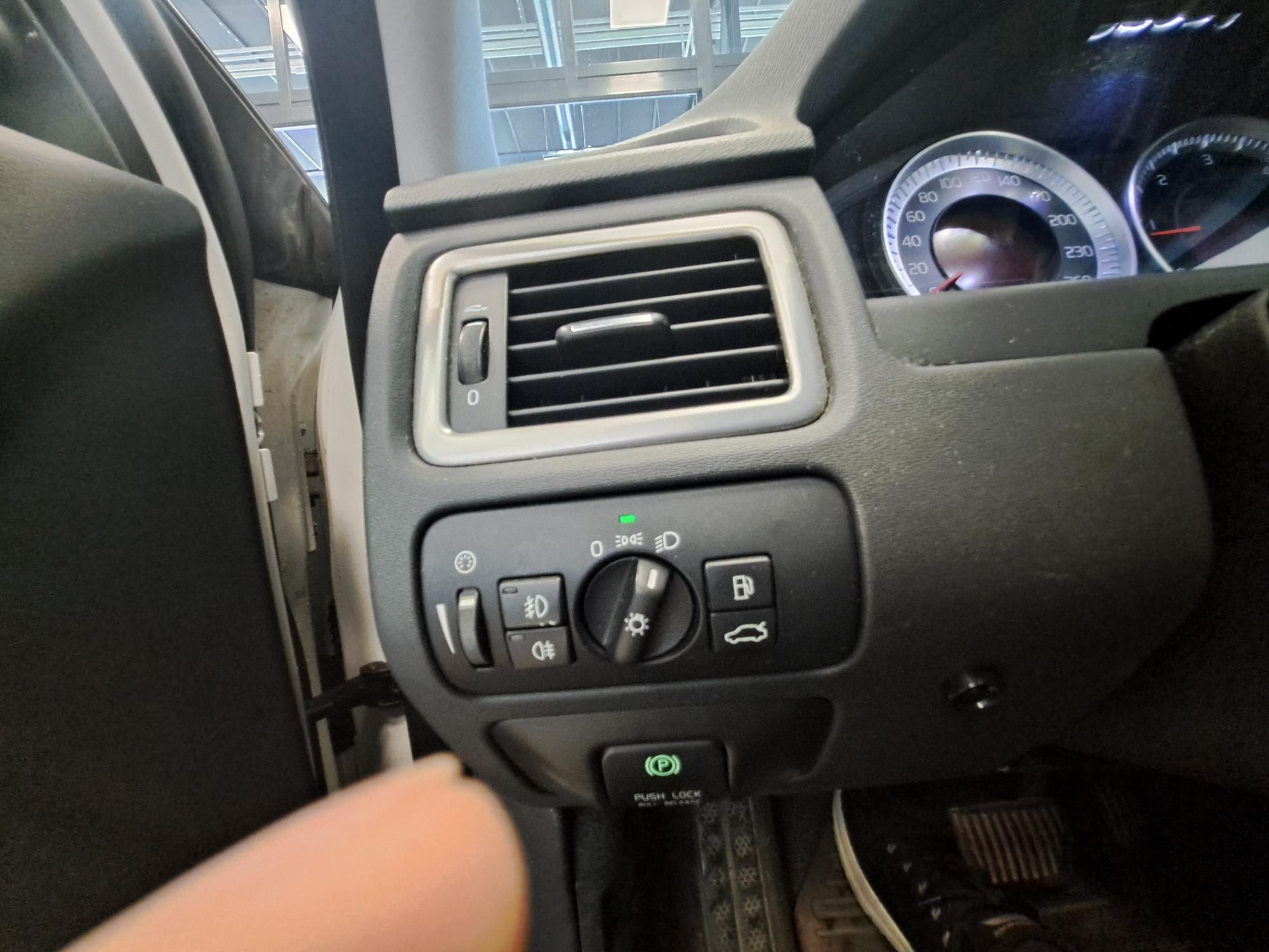 Image 30/49