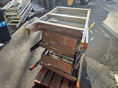 Image 8/9
