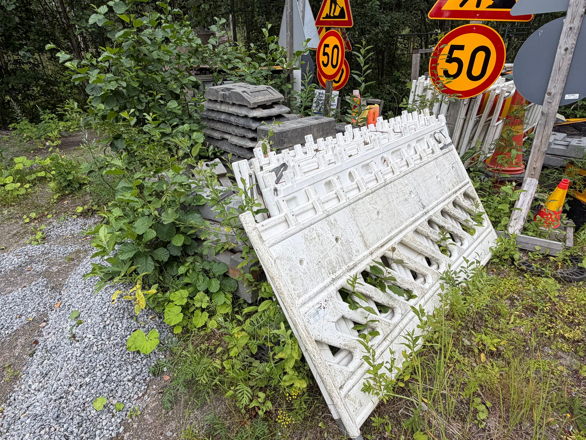 Image 3/6