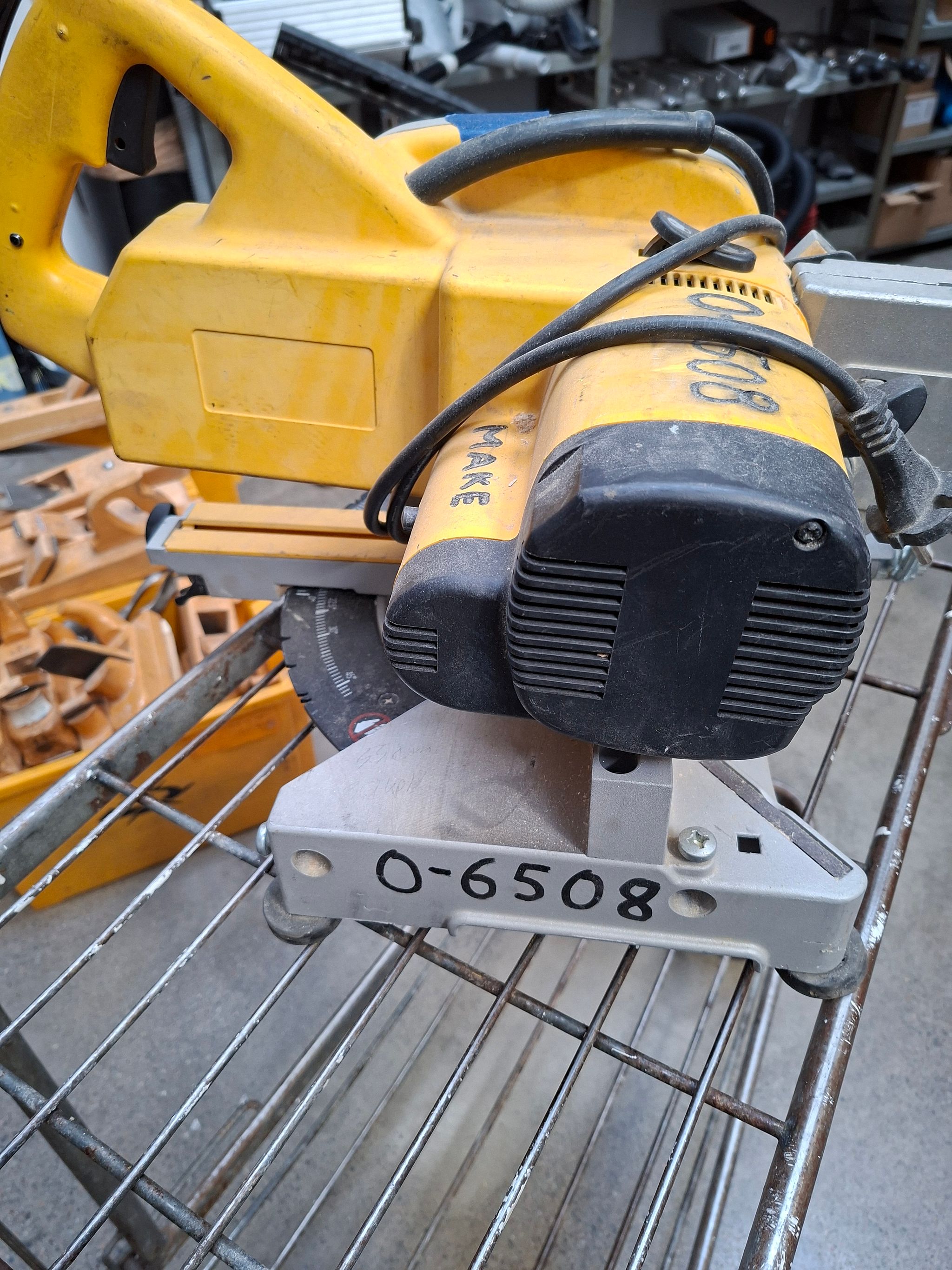 Image 1/4