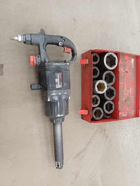 Image 1/2