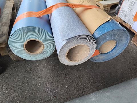 Image 1/4