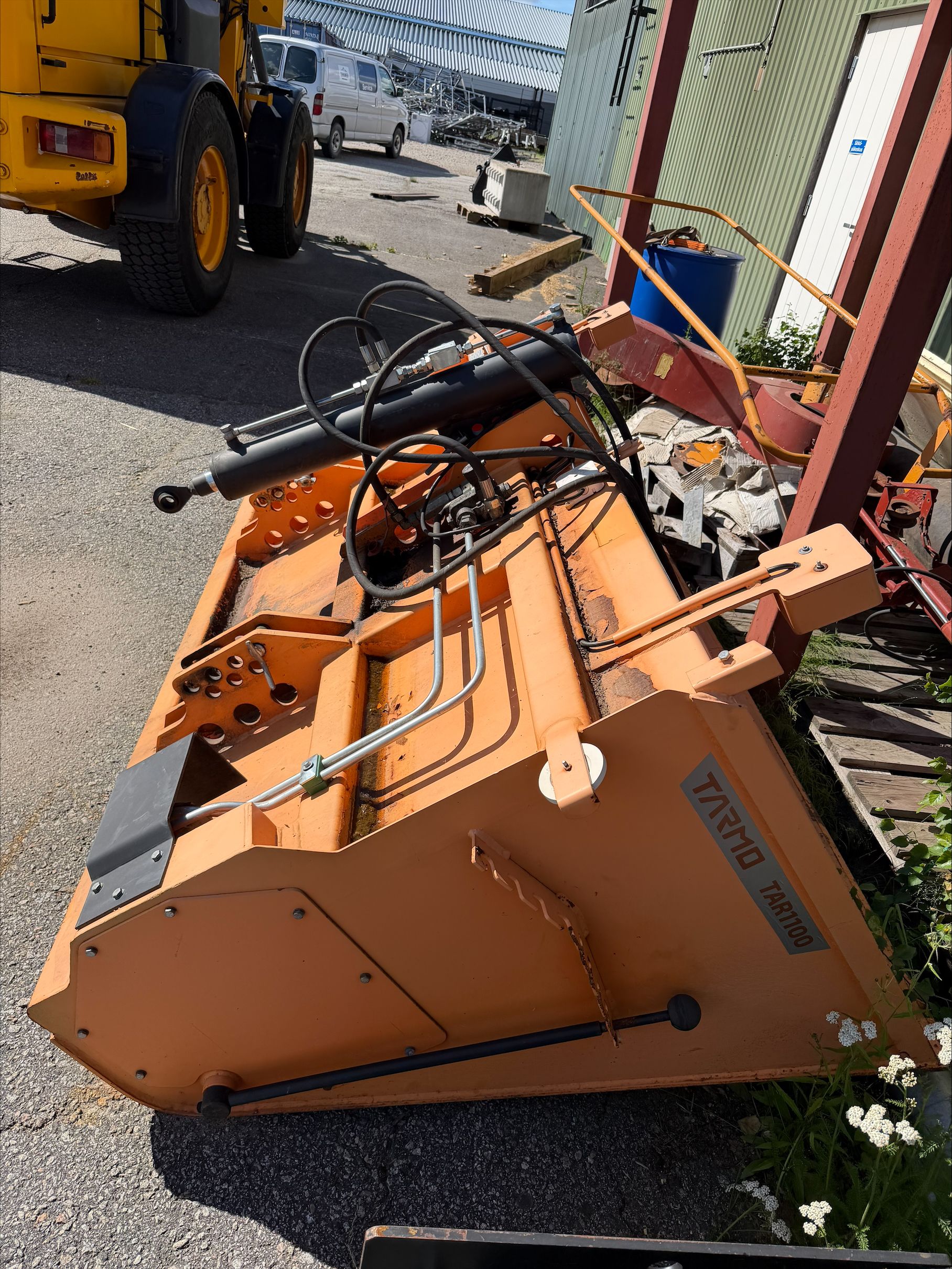 Image 1/4