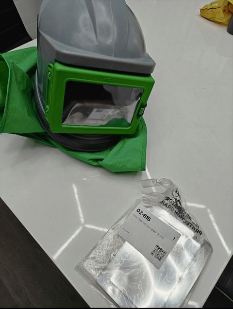 Image 2/4