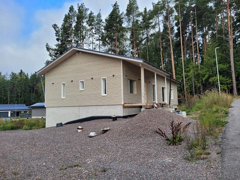 Image 1/85