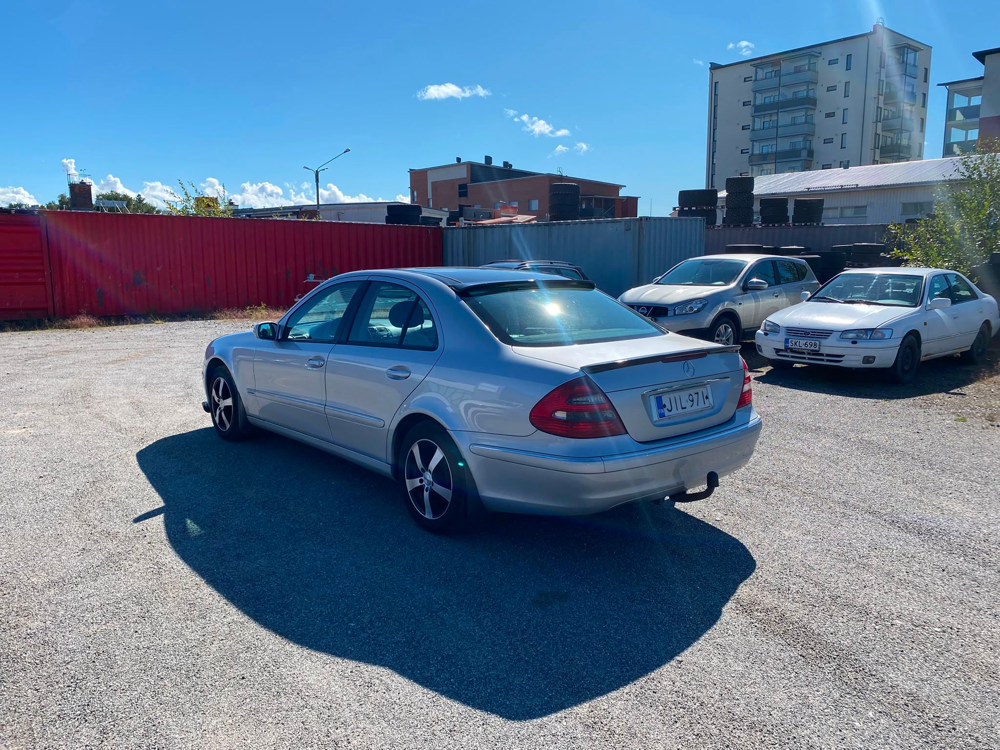 Image 3/32