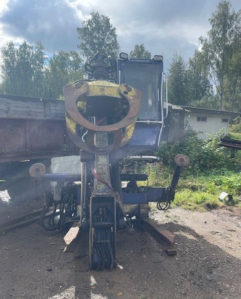Image 3/19