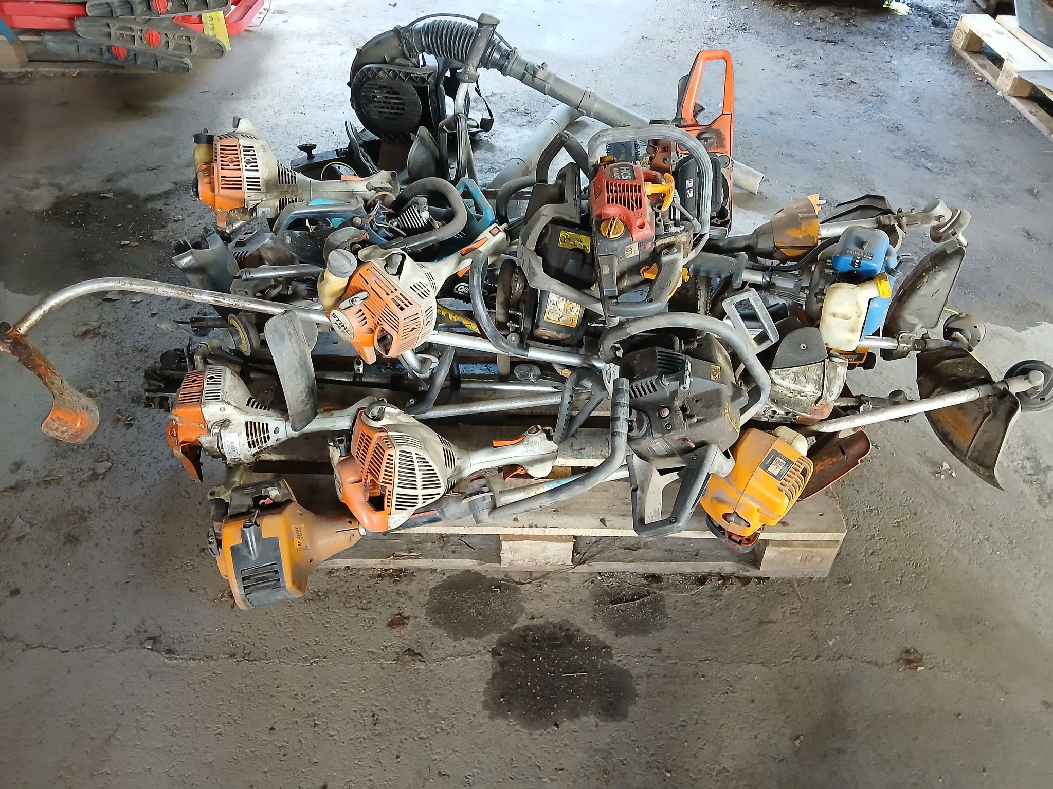 Image 1/4